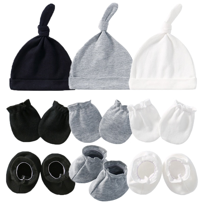 Bonnets, chaussettes & moufles en coton - naissance bébé -  Noir, gris & blanc - Petit Balthazar